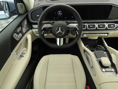New 2026 Mercedes-Benz GLS 580 4MATIC image 10