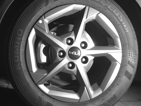 Used 2025 Kia K4 LXS image 12