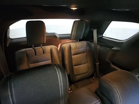 Used 2017 Ford Explorer XLT AWD/4WD image 15