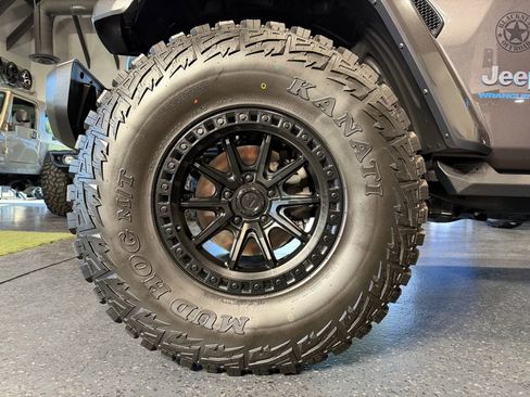 Used 2024 Jeep Wrangler Unlimited image 20