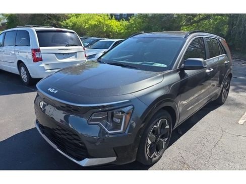 Used 2023 Kia Niro Wave w/ Wave Preserve Package image 1