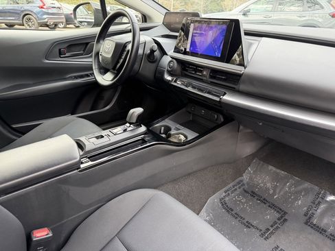 Used 2024 Toyota Prius LE image 10
