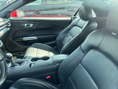 Used 2025 Ford Mustang Premium RWD image 9