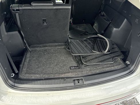 Used 2024 Volkswagen Atlas SEL Premium R-Line image 15