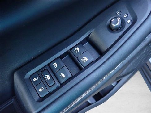 Used 2023 Jeep Grand Cherokee Altitude AWD/4WD image 16