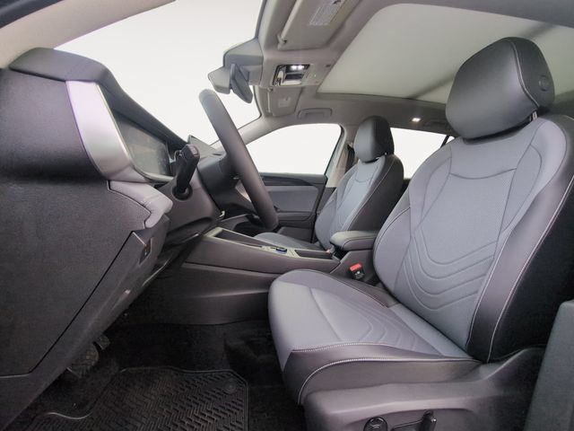 Certified 2026 Volkswagen Tiguan SE w/ Panoramic Sunroof Package AWD/4WD image 9