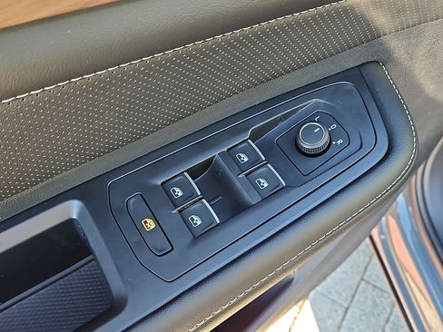 New 2026 Volkswagen Atlas SE image 15