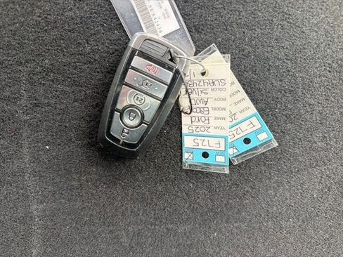 Used 2025 Ford Escape ST-Line Select AWD/4WD image 12