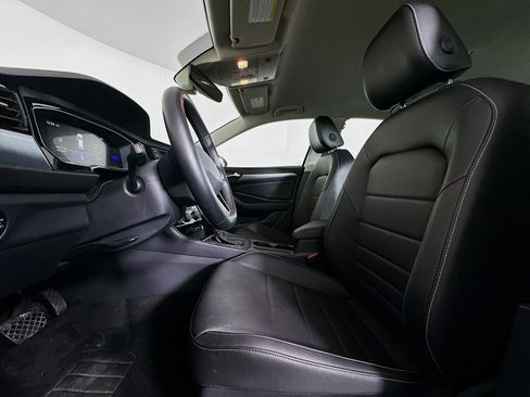 Used 2024 Volkswagen Jetta SE image 13