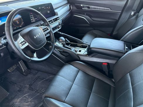 Certified 2024 Kia Telluride SX w/ Towing Package FWD image 9
