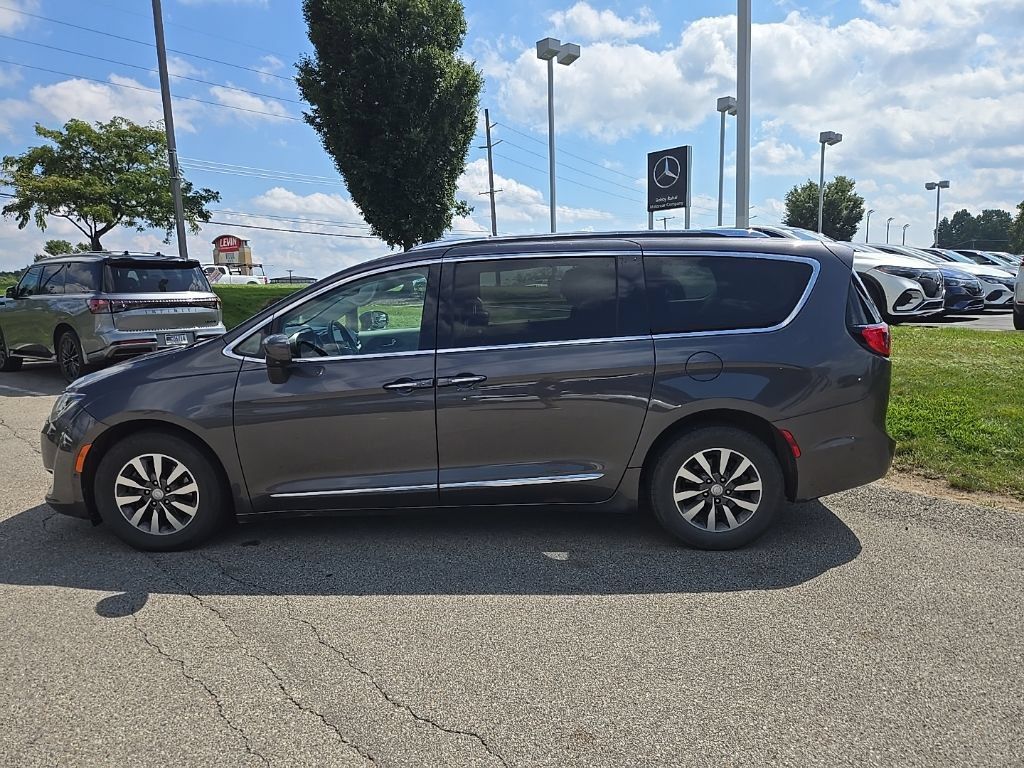 Used 2020 Chrysler Pacifica Touring-L Plus FWD image 6