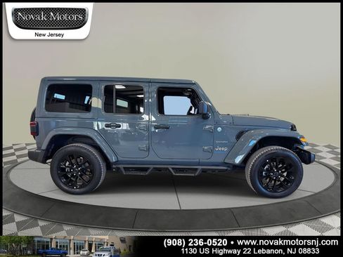 Used 2024 Jeep Wrangler Unlimited Sahara w/ Technology Group AWD/4WD image 9