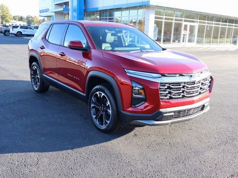 New 2026 Chevrolet Equinox LT w/ Convenience Package II image 2