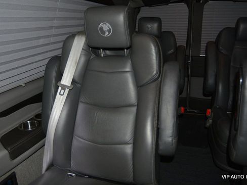 Used 2020 GMC Savana 2500 Extended w/ Enhanced Convenience Package image 35