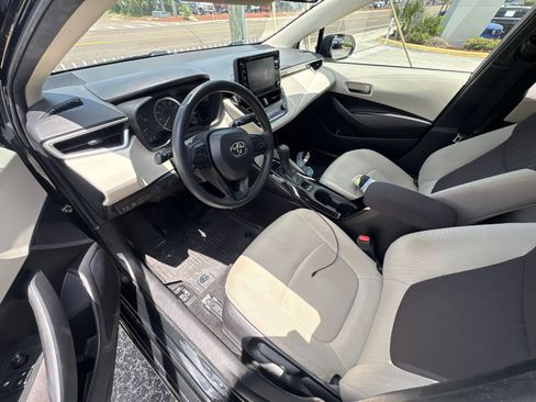 Used 2022 Toyota Corolla LE FWD image 6