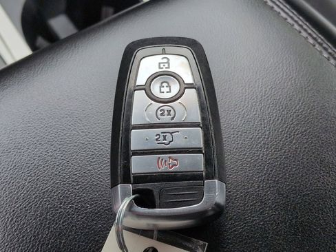 Used 2022 Ford Explorer XLT w/ Equipment Group 202A RWD image 29