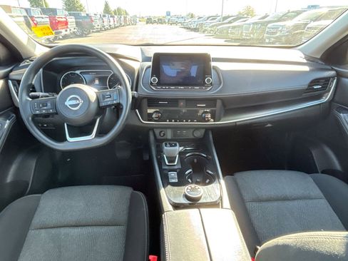Used 2024 Nissan Rogue SV image 48