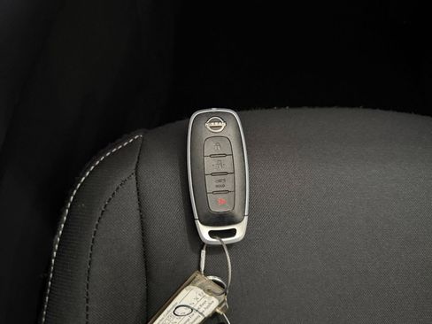 Used 2025 Nissan Sentra SV FWD image 18