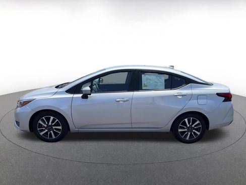 Used 2025 Nissan Versa SV FWD image 9
