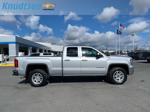 Used 2017 GMC Sierra 1500 SLE image 8