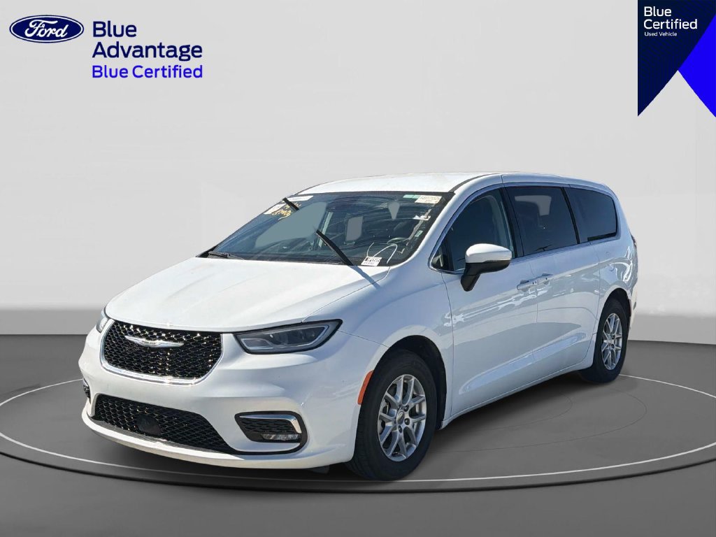 Used 2023 Chrysler Pacifica Touring-L FWD image 1