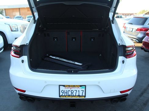 Used 2017 Porsche Macan Turbo AWD/4WD image 36