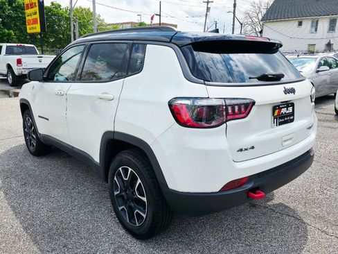Used 2019 Jeep Compass Trailhawk AWD/4WD image 3