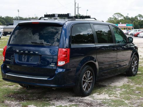 Used 2017 Dodge Grand Caravan SXT FWD image 11