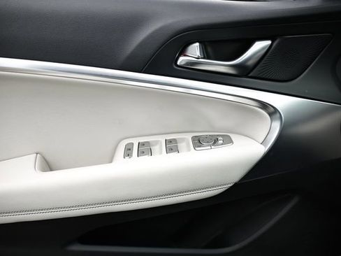 Certified 2025 Genesis G70 2.5T image 14