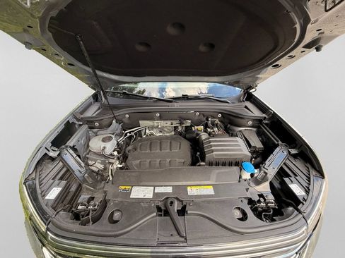 Used 2025 Volkswagen Atlas SEL AWD/4WD image 34