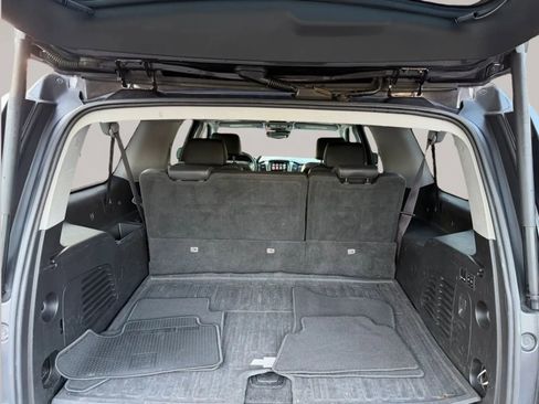 Used 2017 Chevrolet Suburban Premier AWD/4WD image 27