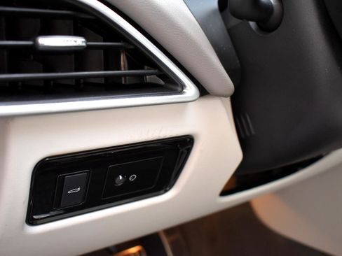 Used 2019 Jaguar XE Prestige image 41