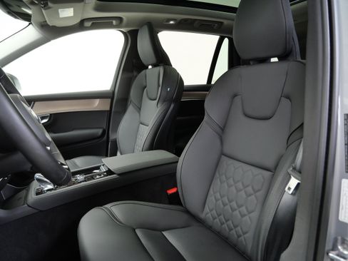 Used 2025 Volvo XC90 B6 Plus AWD/4WD image 15