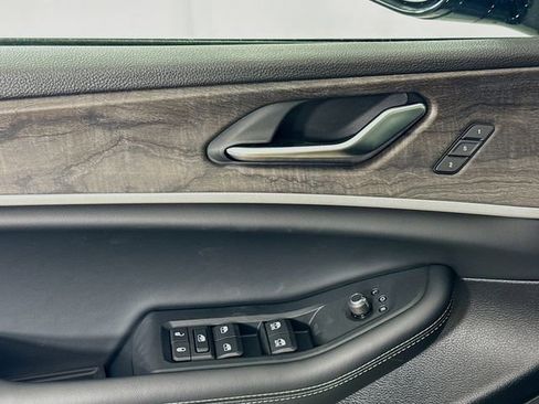 New 2025 Jeep Grand Cherokee Limited w/ Black Appearance Package image 18