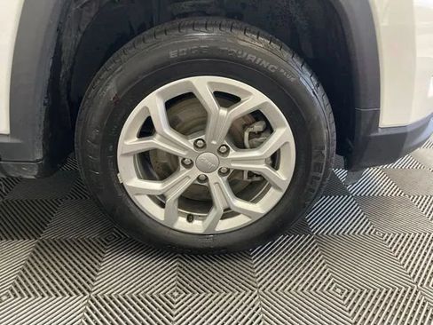Used 2024 Jeep Compass Latitude AWD/4WD image 25