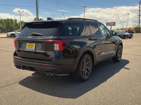 Used 2025 Ford Explorer ST AWD/4WD image 8
