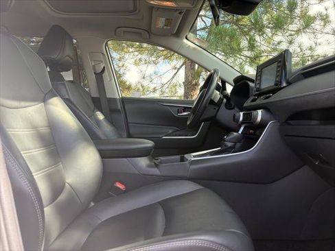 Certified 2019 Toyota RAV4 XLE Premium w/ Cold Weather Package AWD/4WD image 19