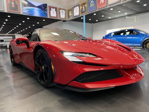 Used 2024 Ferrari SF90 Spider image 6