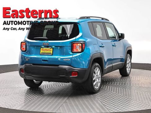 Used 2022 Jeep Renegade Latitude w/ Convenience Group AWD/4WD image 5