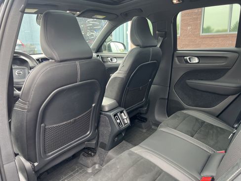 Used 2020 Volvo XC40 T5 R-Design AWD/4WD image 21