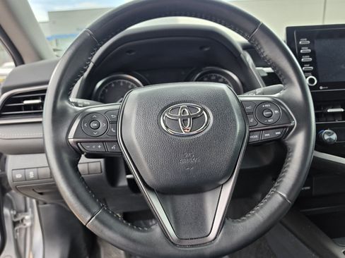 Used 2024 Toyota Camry SE image 10