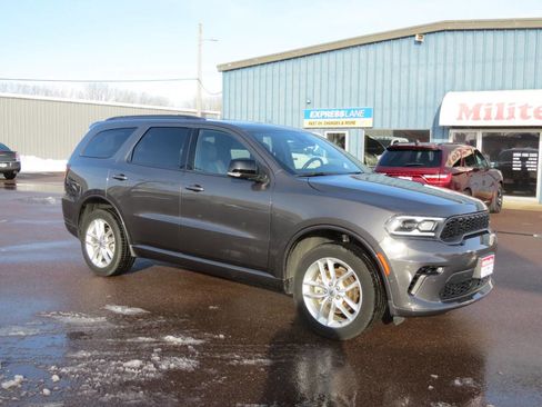 Used 2024 Dodge Durango GT image 2