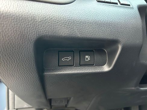 Used 2025 Toyota Crown Signia image 20