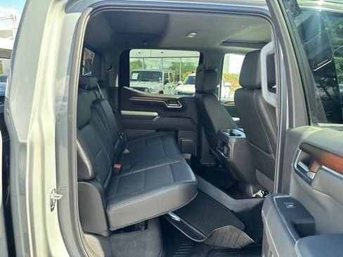 Used 2025 GMC Sierra 1500 Denali w/ Denali Reserve Package AWD/4WD image 36
