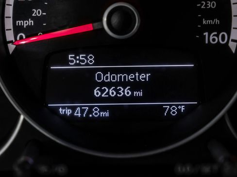 Used 2014 Volkswagen Beetle 2.5 FWD image 55