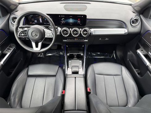 Used 2022 Mercedes-Benz GLB 250 image 11