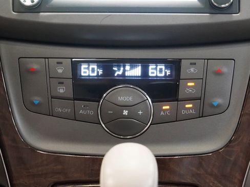 Used 2014 Nissan Sentra SL w/ Premium Package FWD image 21