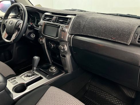 Used 2019 Toyota 4Runner SR5 AWD/4WD image 25