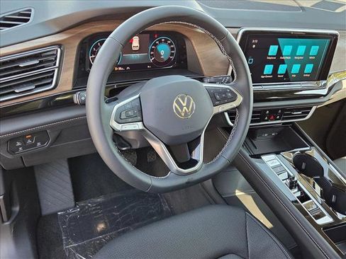 New 2026 Volkswagen Atlas SE image 3