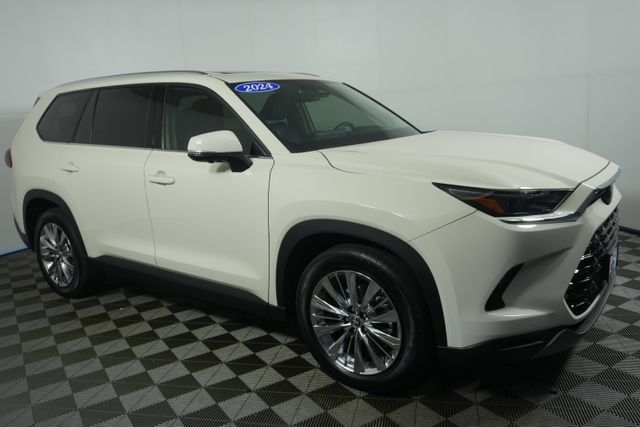 Used 2024 Toyota Grand Highlander AWD image 1